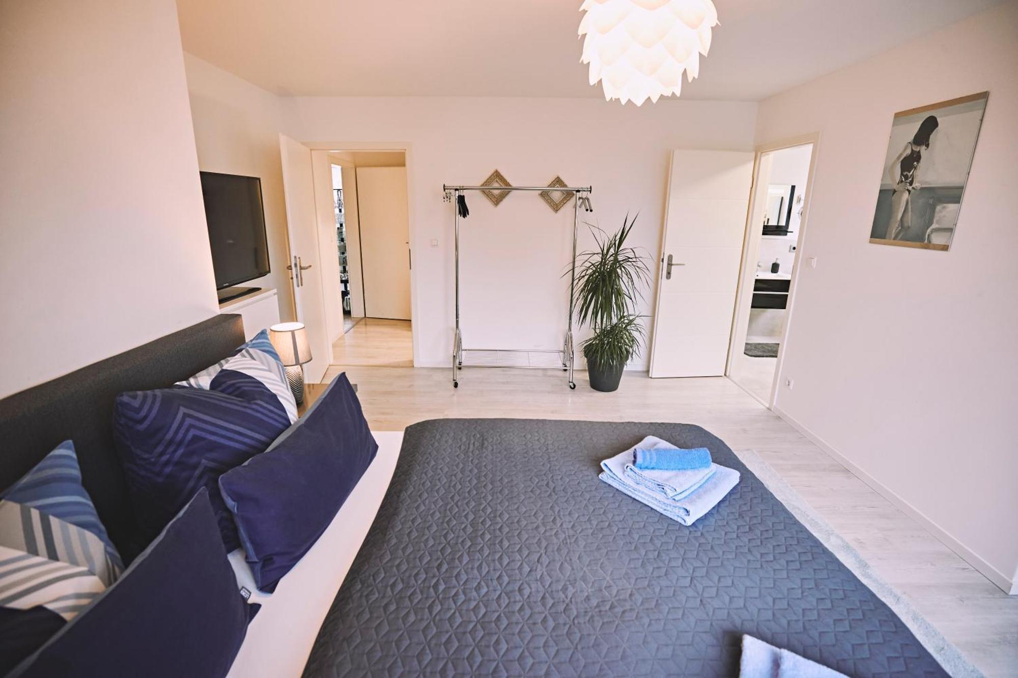 Bildstein'S "Kathmandu" Apartment Langenfeld  Екстериор снимка